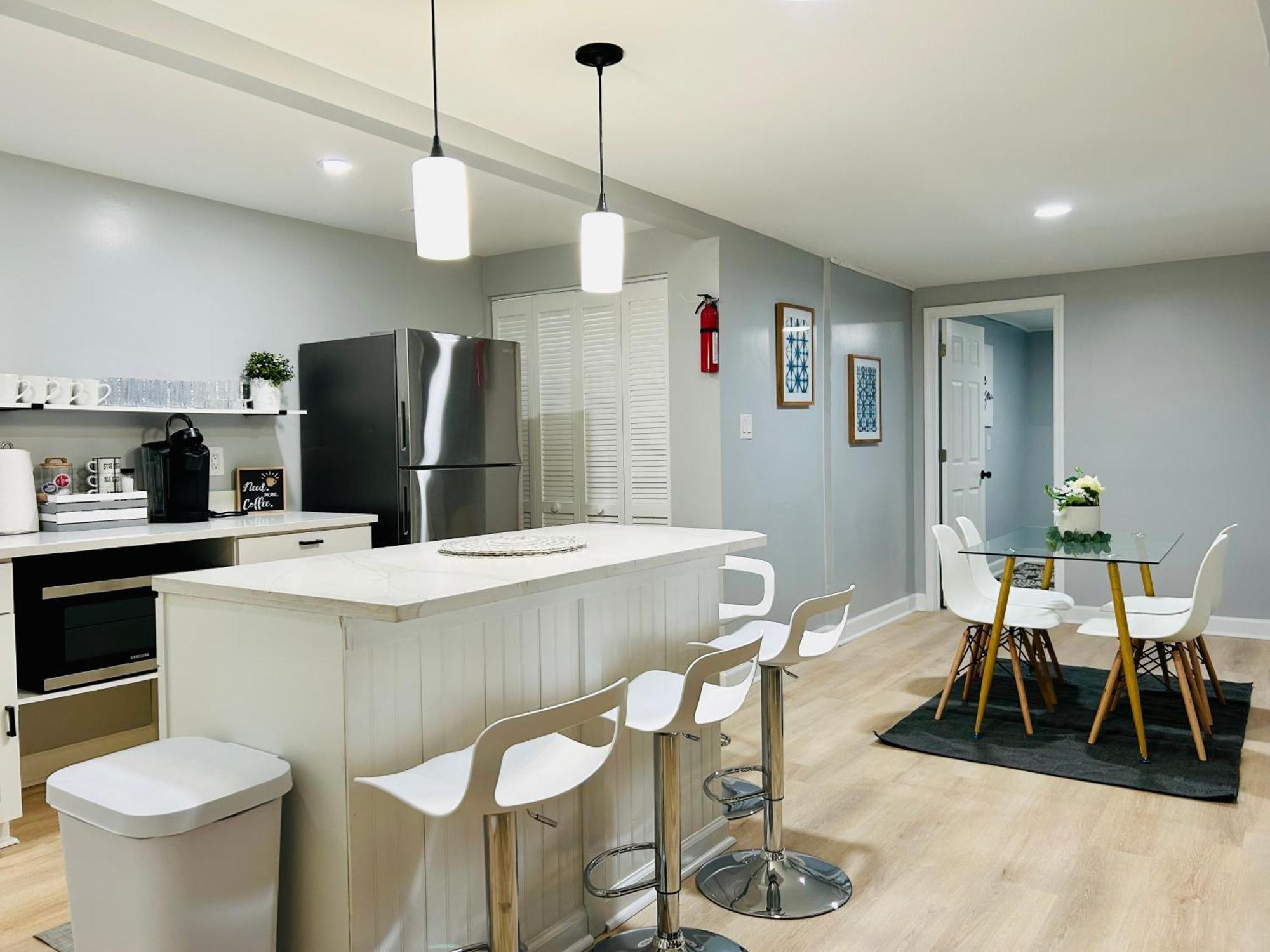 Comfy Lower Lvl Apt With Jetted Tub Near Uptown And Unc Charlotte Exterior photo